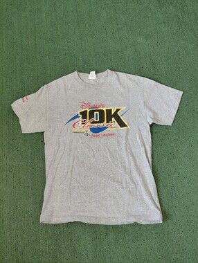 VINTAGE 2004 Foot Locker Disney's 10k Classic Gray Y2K Running T Shirt Sz Large